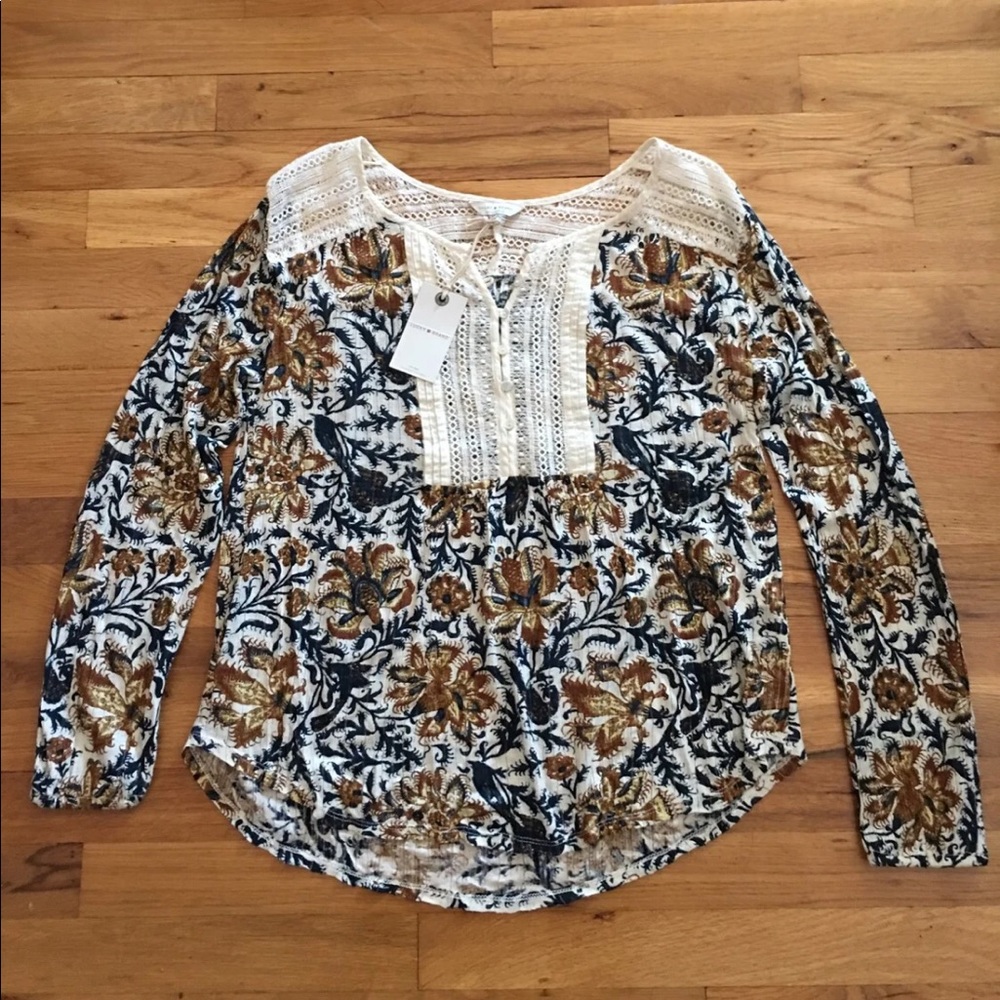New Ladies Lucky Brand top Size M